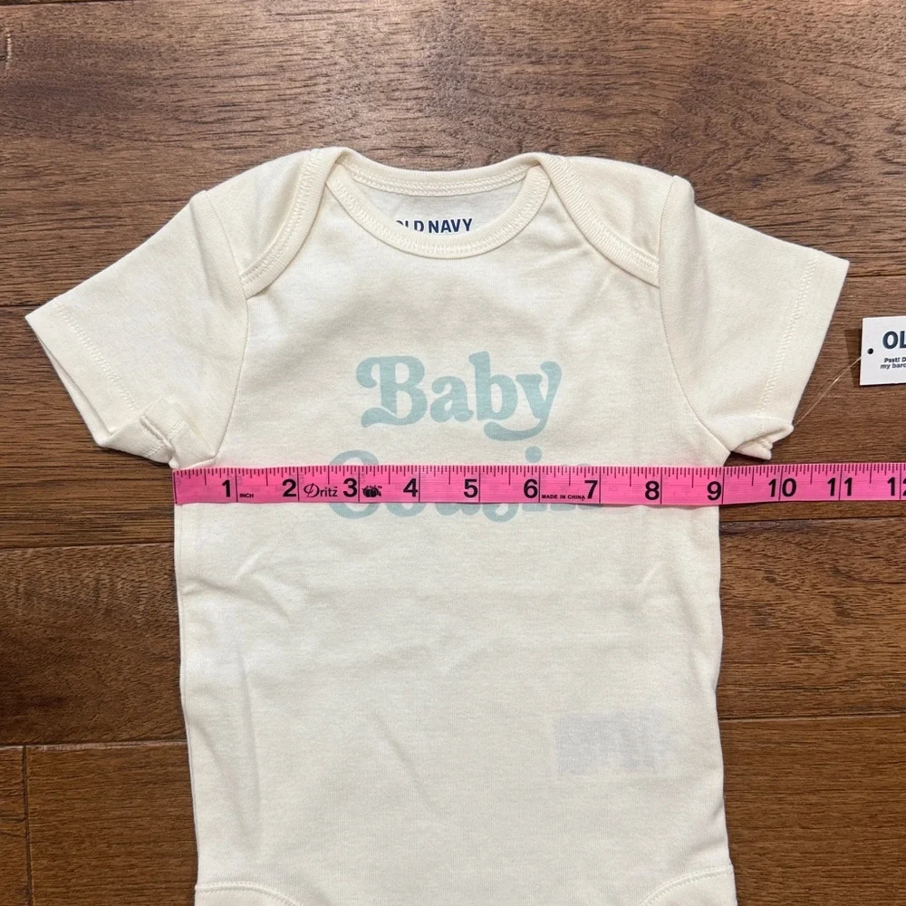 Old Navy Short-Sleeve Baby Bodysuit   - Baby Cousin - Size 12-18 Months